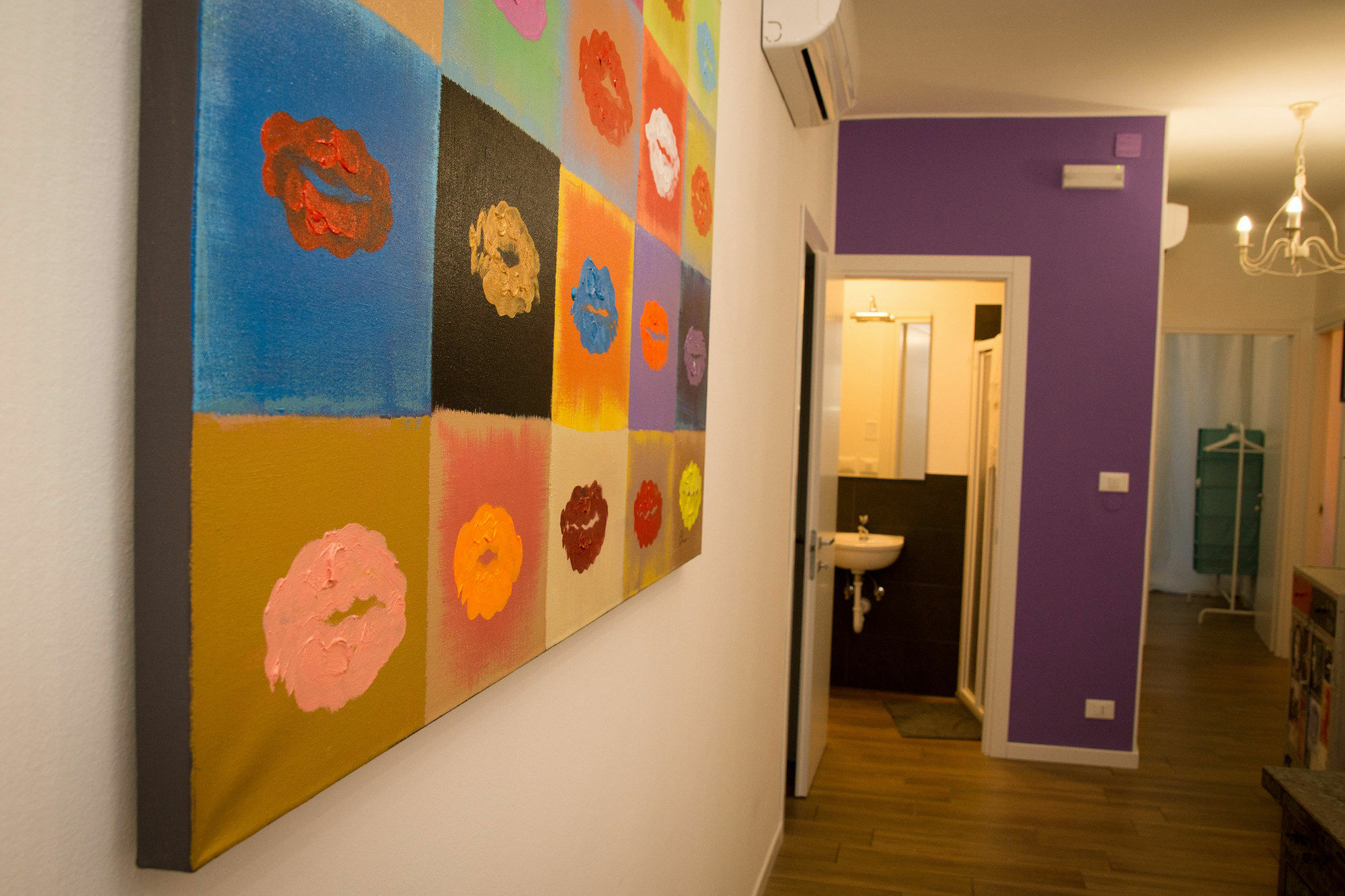 Color Notes Close To @Treviso Train Station Luaran gambar